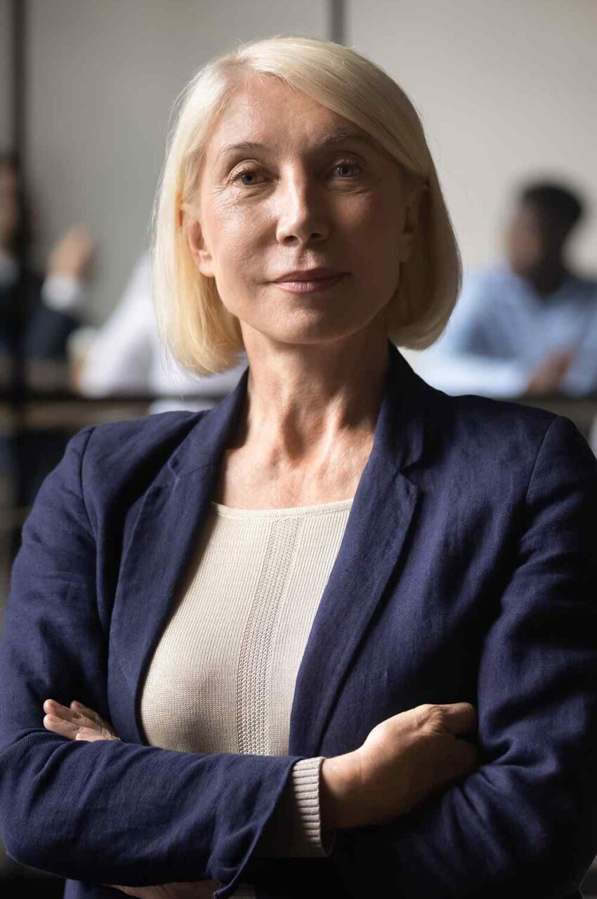 https://solidconsult.ro/wp-content/uploads/2019/02/team_04-850x1280.jpg