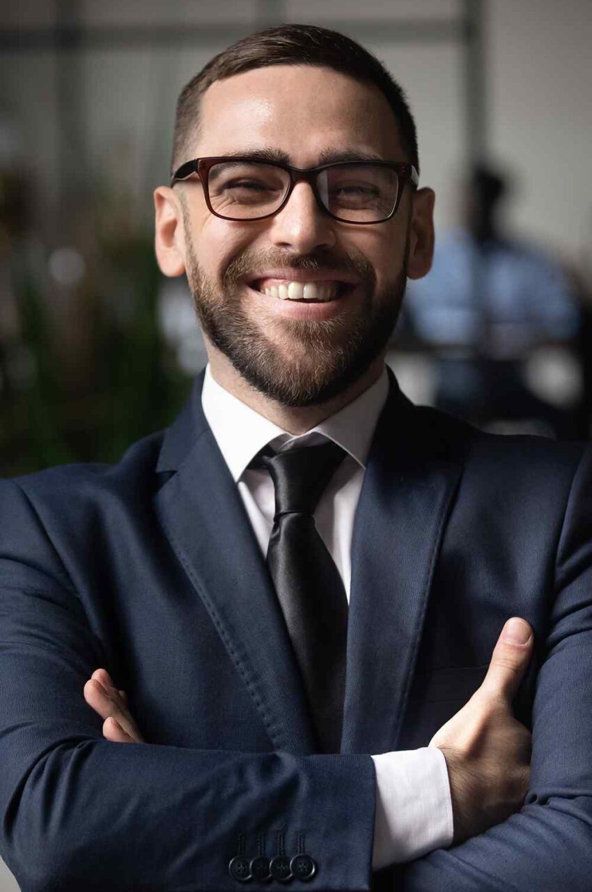 https://solidconsult.ro/wp-content/uploads/2020/08/team_05-850x1280.jpg